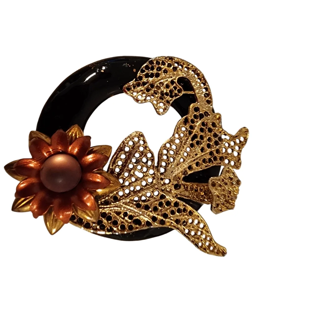 Vintage filigree brooch pin black gold flower leaf gold tone  A0220